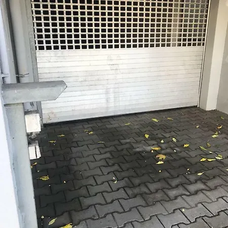 Cozy 48 Near Central Station With Garage Apartment *